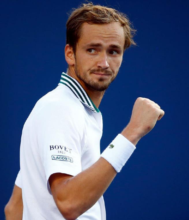 开云体育官网-WBG血洗MAD，Lehends开启传奇时刻顶尖较量小组赛，强势挺进下一轮的简单介绍