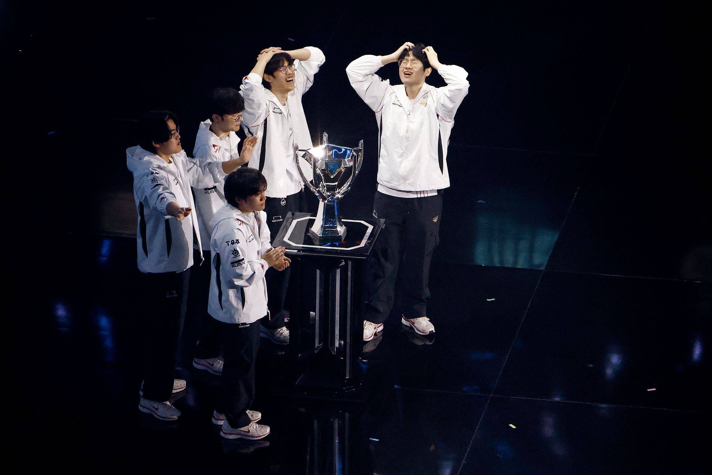 WBG鏖战FLY，Faker团战一打五宿命之战半决赛，锁定晋级资格