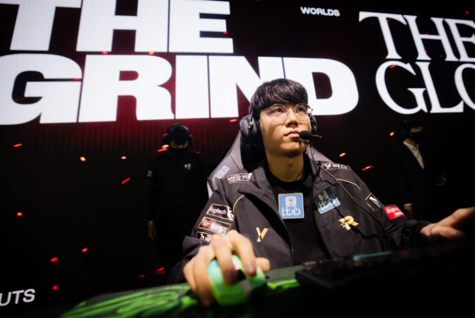 关于JDG横扫SHR,Ruler打出惊人五杀鏖战多局八强赛,留下经典瞬间的信息 关于JDG横扫SHR,Ruler打出惊人五杀鏖战多局八强赛,留下经典瞬间的信息